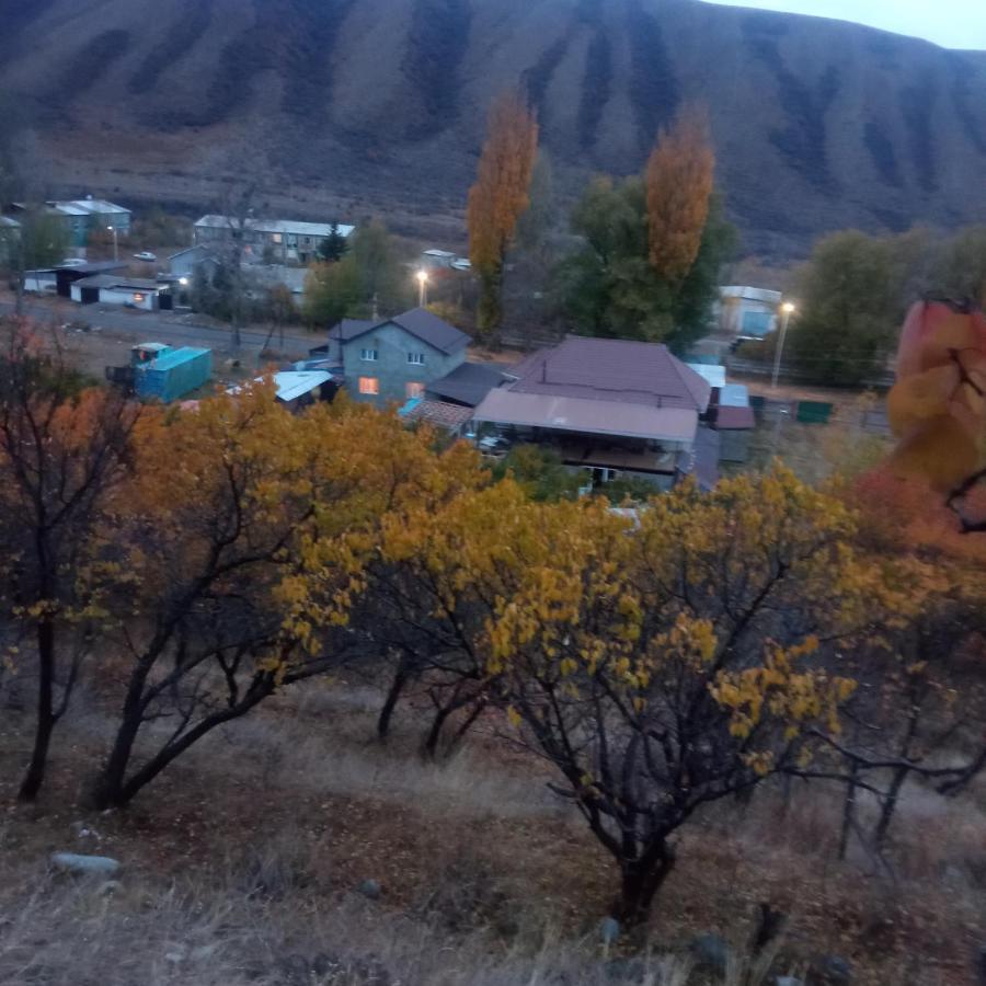 Turan Guesthouse Karakol Exterior photo