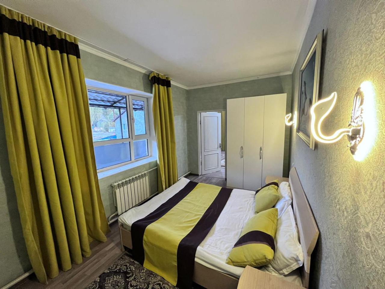 Turan Guesthouse Karakol Exterior photo