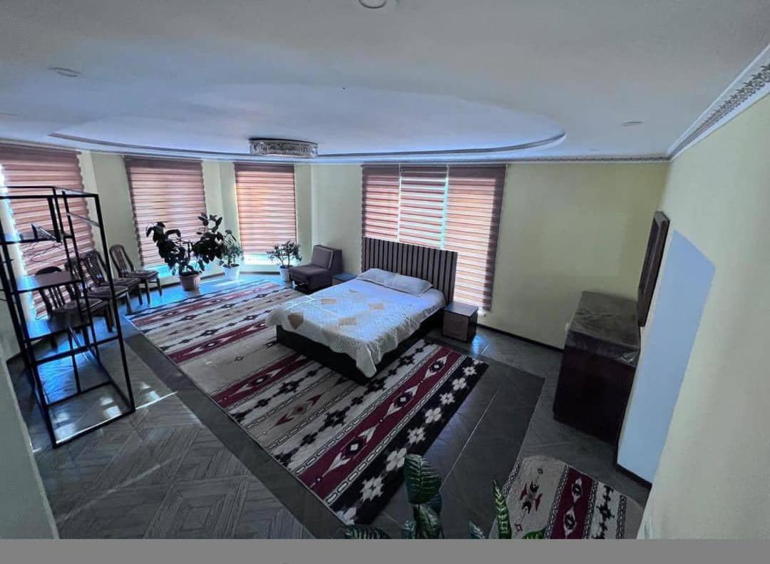 Turan Guesthouse Karakol Exterior photo