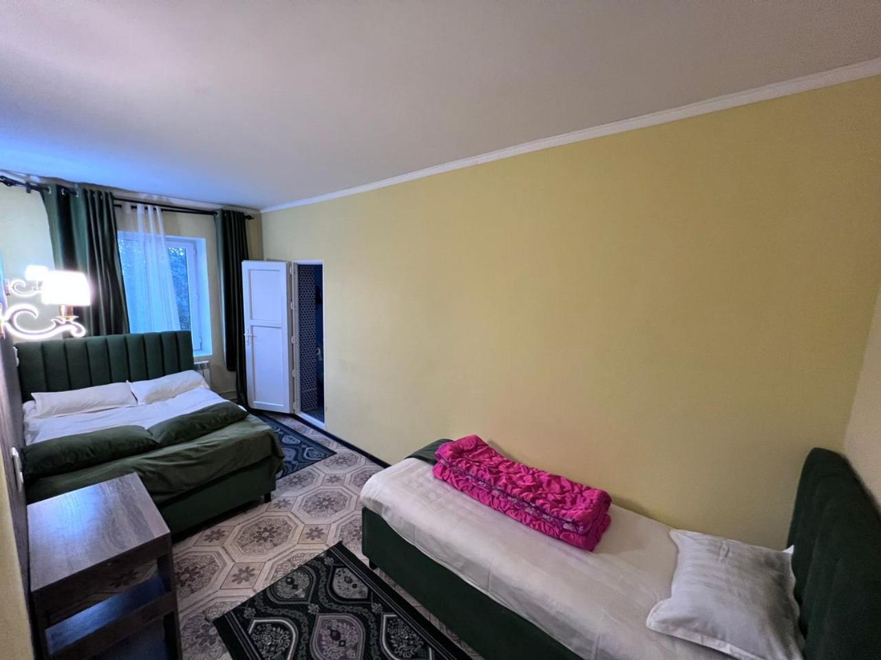 Turan Guesthouse Karakol Exterior photo